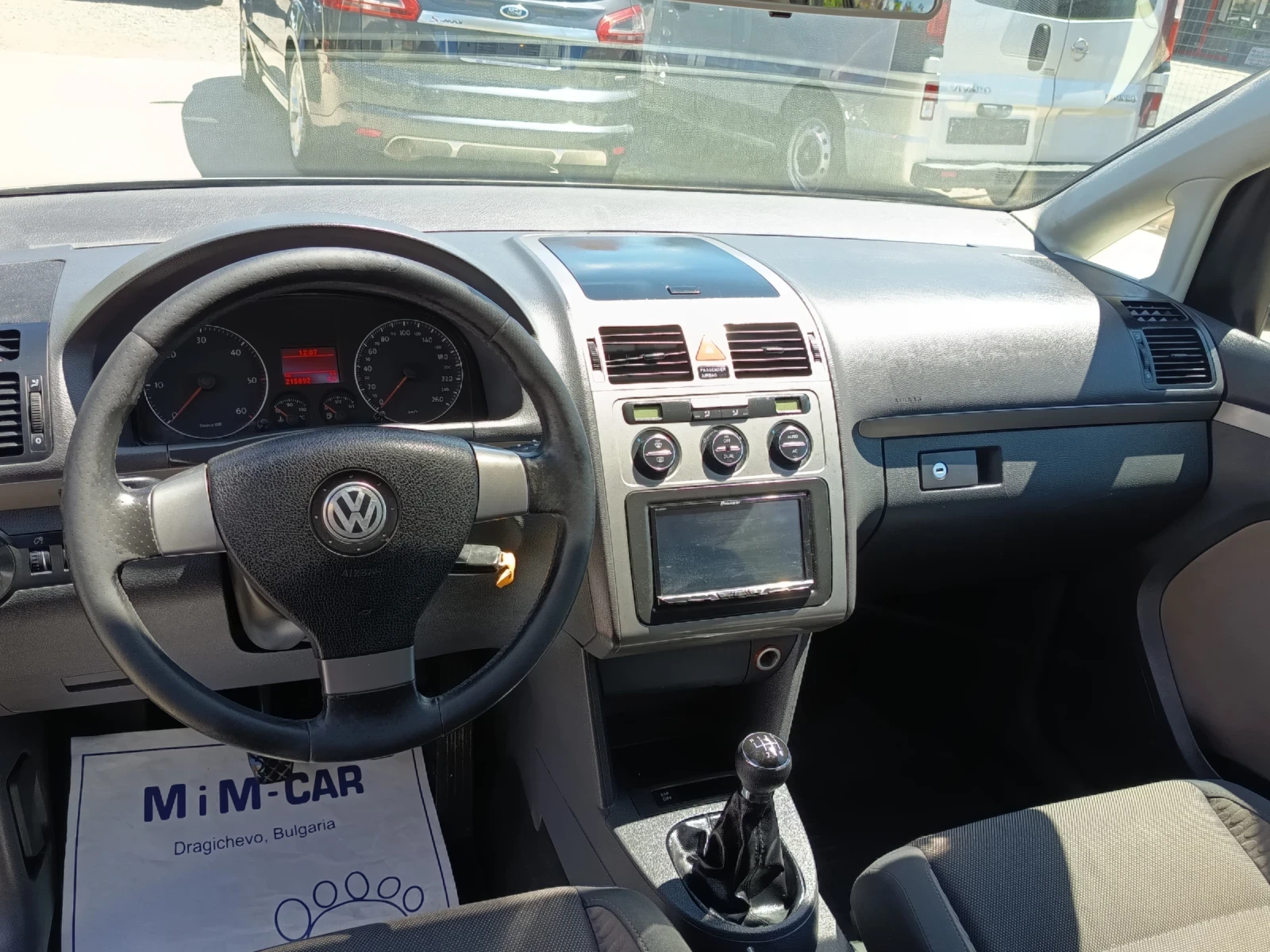 VW Touran 1.9tdi cross, снимка 10 - Автомобили и джипове - 54431953