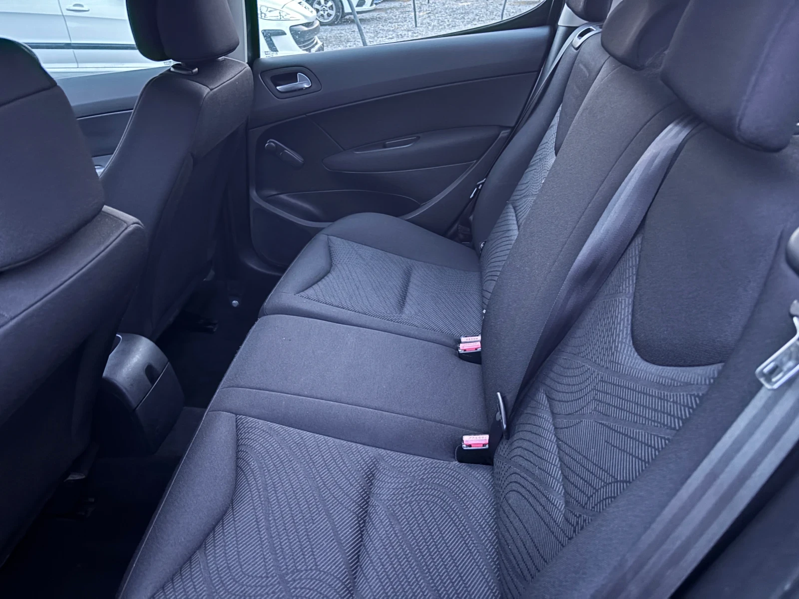 Peugeot 308 1.4 i, снимка 11 - Автомобили и джипове - 54445855