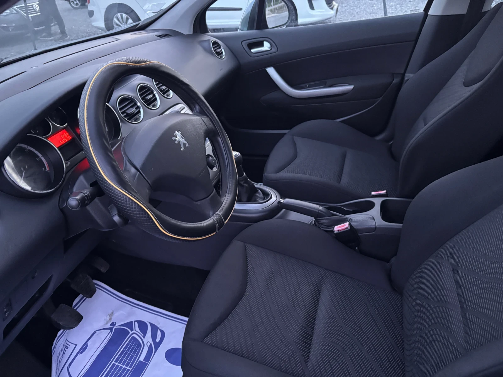 Peugeot 308 1.4 i, снимка 10 - Автомобили и джипове - 54445855