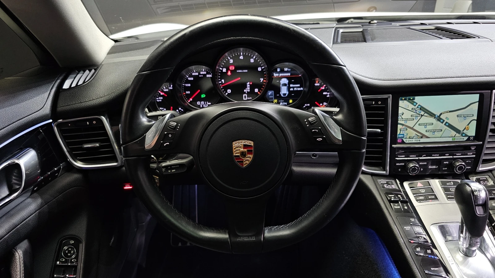 Porsche Panamera AWD | Кожен салон | Обдухване | ECS окачване | , снимка 12 - Автомобили и джипове - 54672184