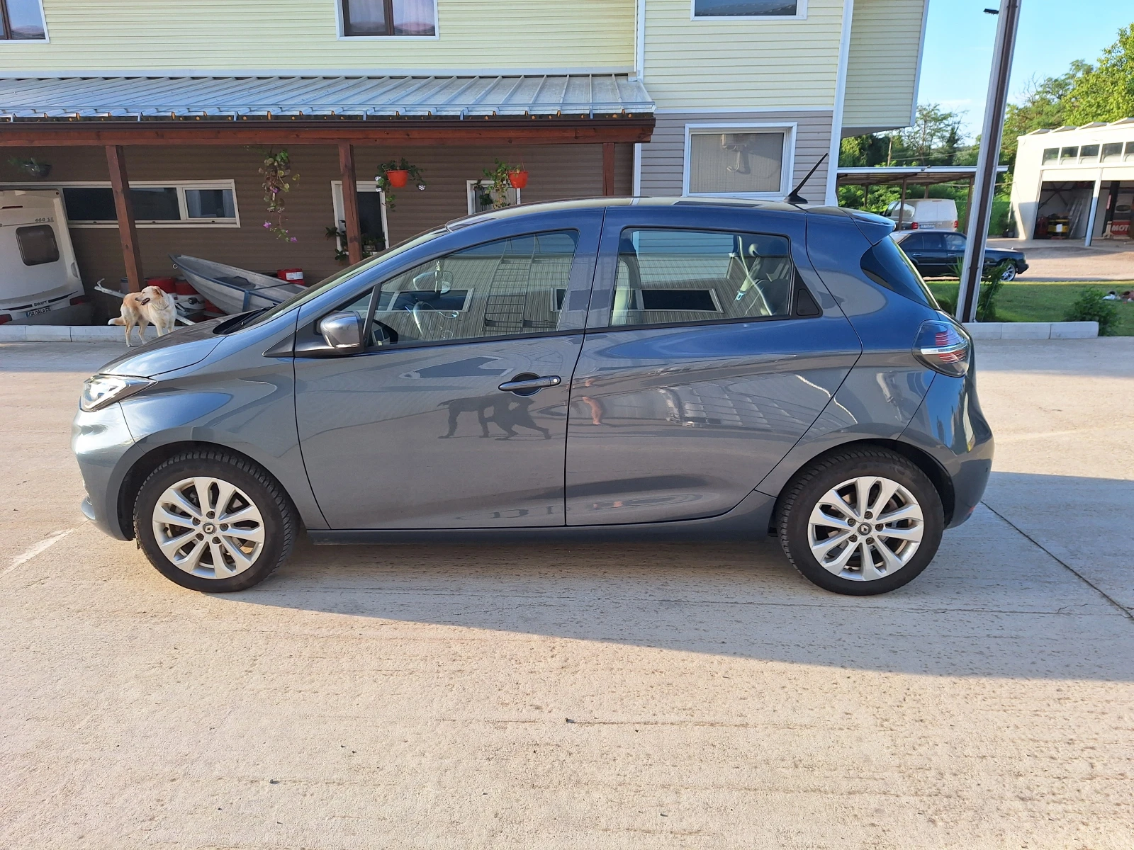 Renault Zoe, снимка 5 - Автомобили и джипове - 55313280