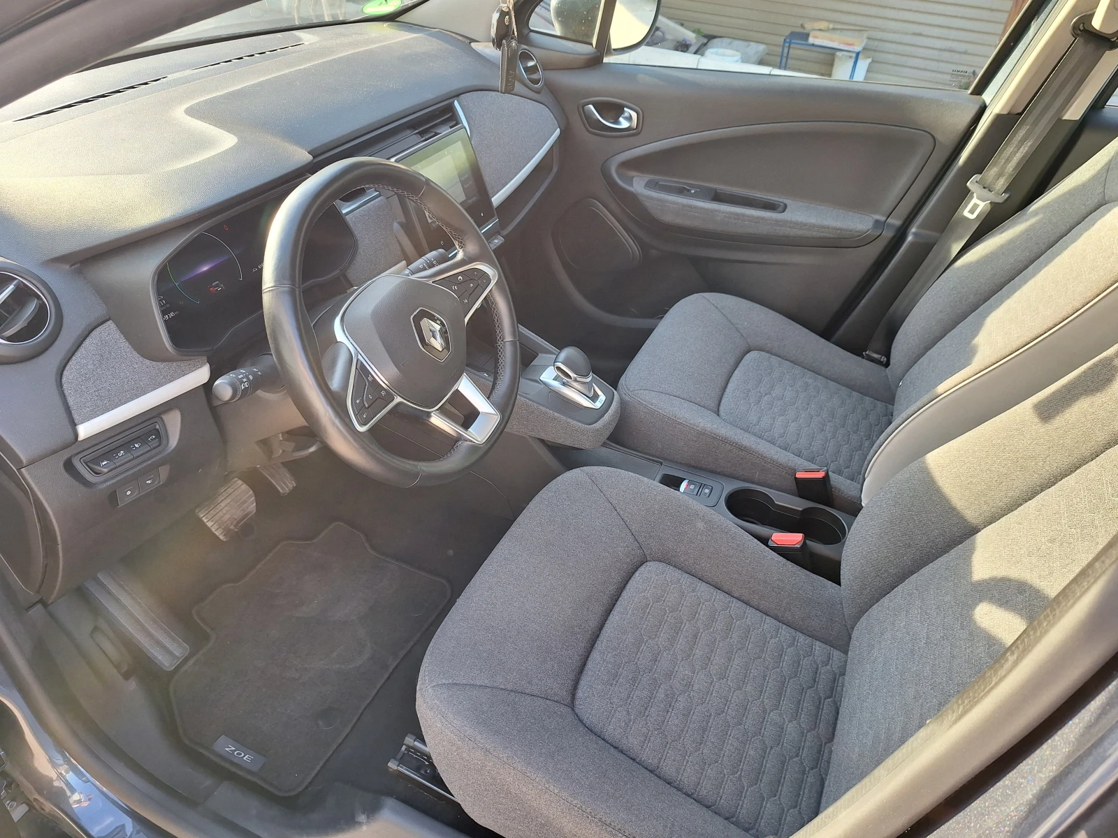 Renault Zoe, снимка 6 - Автомобили и джипове - 55313280
