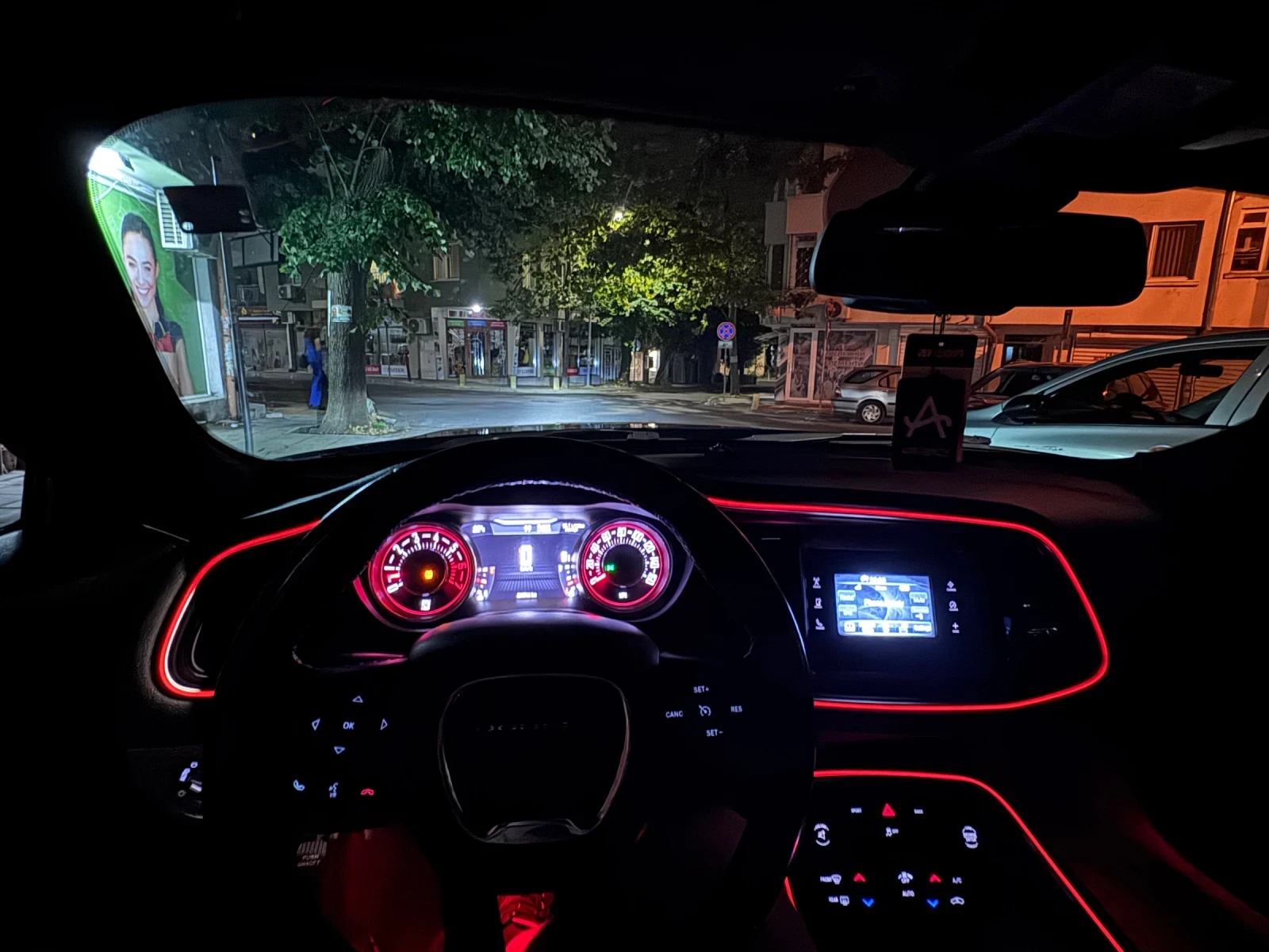 Dodge Challenger 5.7 Hemi/RT, снимка 12 - Автомобили и джипове - 55709788