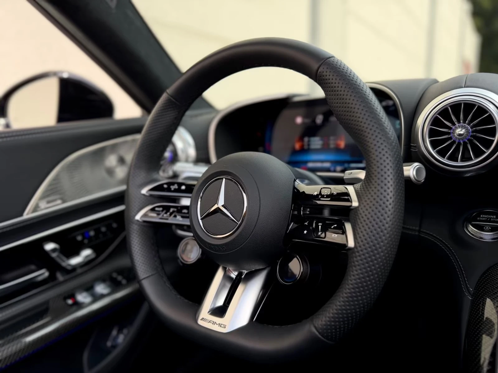 Mercedes-Benz SL 63 AMG BRABUS 750 / MANUFAKTUR / 4M/ NIGHT/ LIFT/ CARBON/, снимка 13 - Автомобили и джипове - 55928821