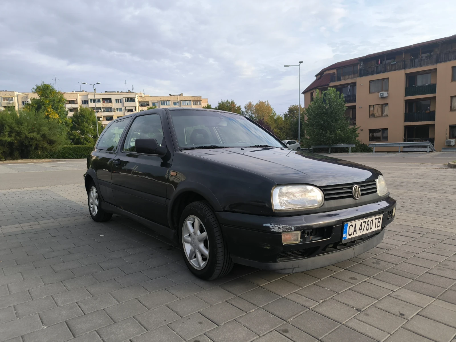 VW Golf, снимка 4 - Автомобили и джипове - 56136144