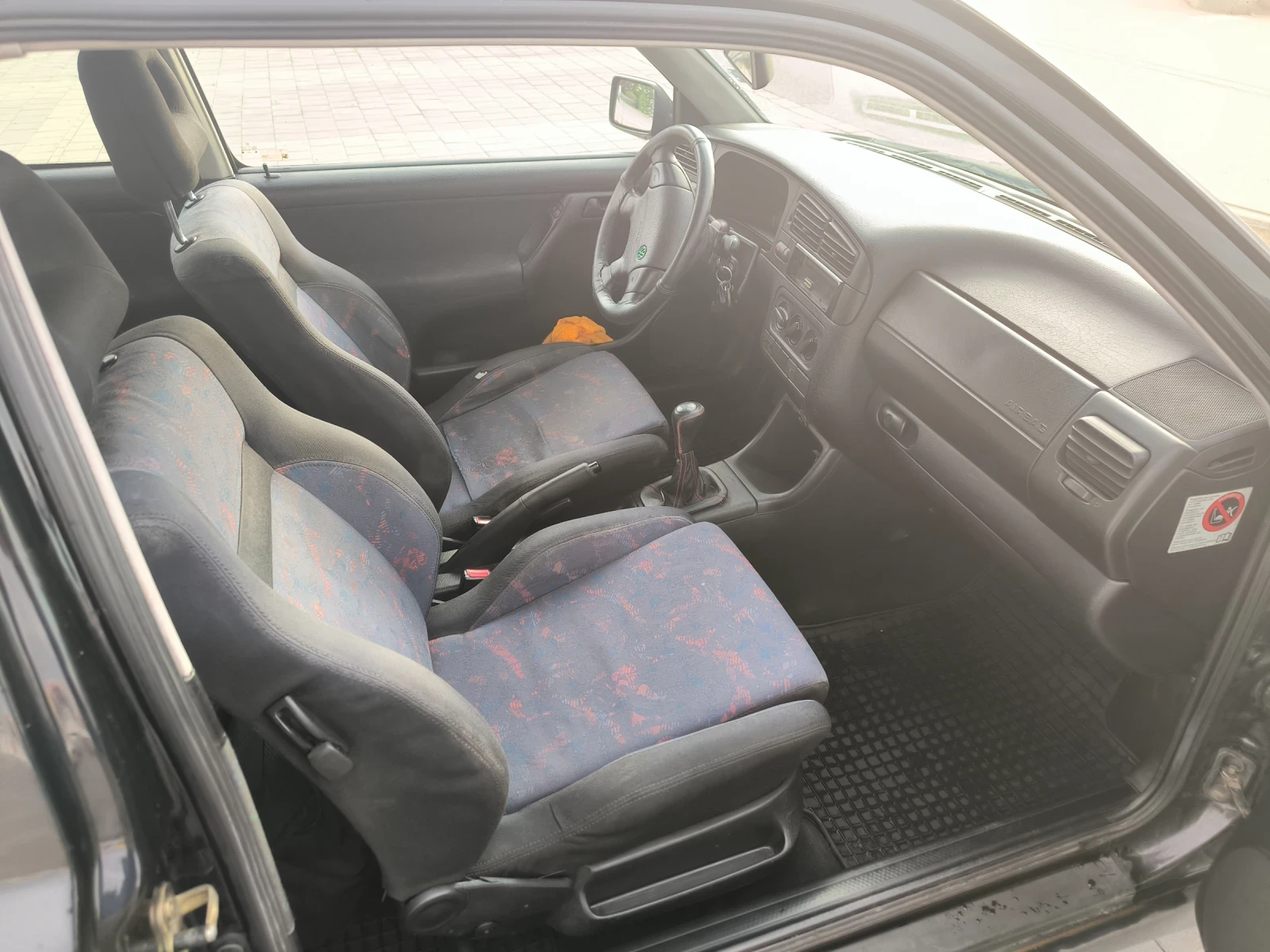 VW Golf, снимка 13 - Автомобили и джипове - 56136144