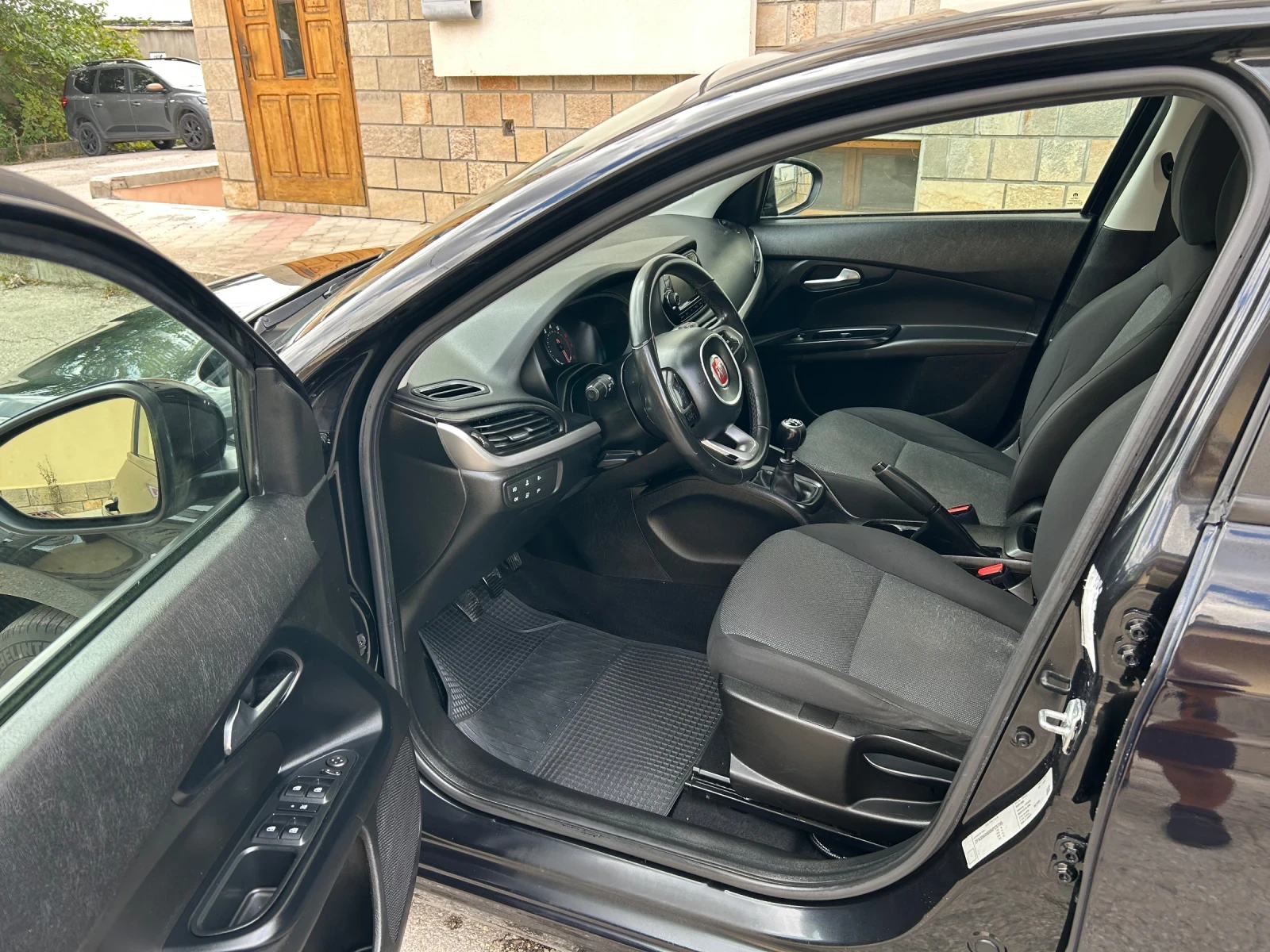 Fiat Tipo 1.4i 95k.c. НАВИ, снимка 9 - Автомобили и джипове - 56183985