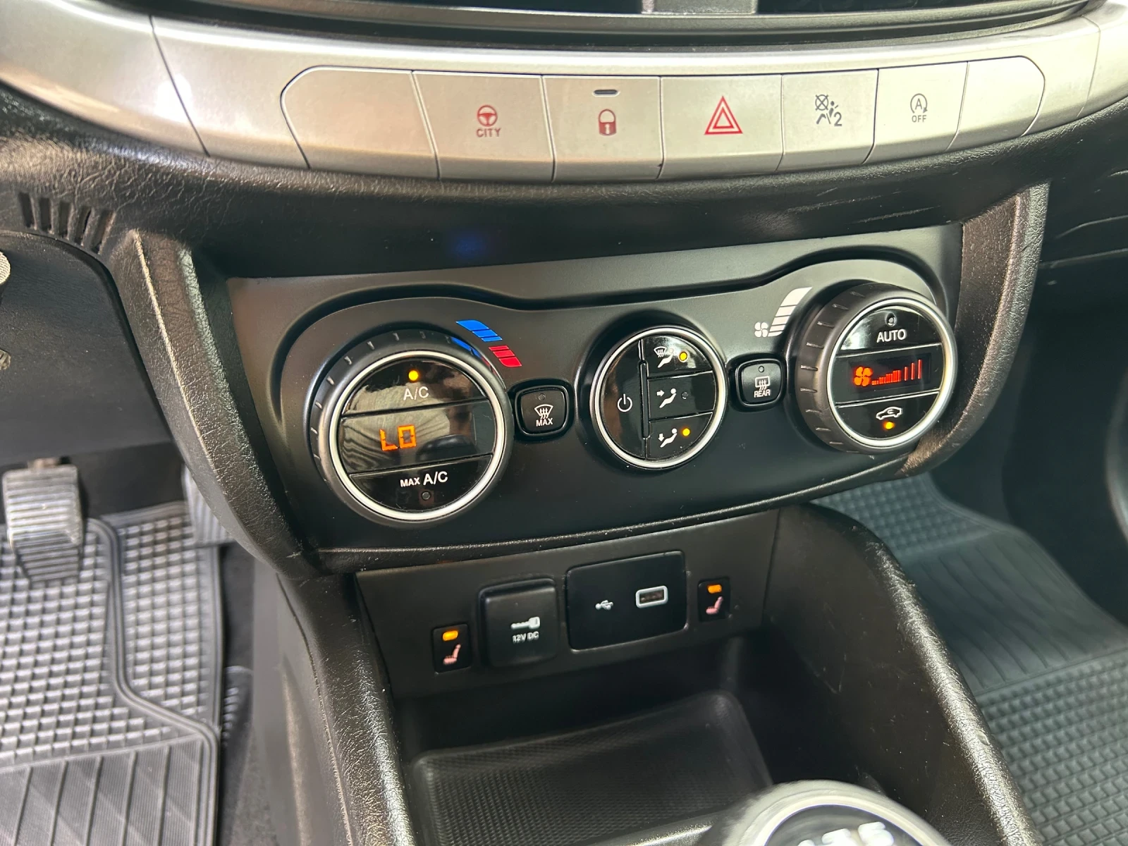 Fiat Tipo 1.4i 95k.c. НАВИ, снимка 12 - Автомобили и джипове - 56183985