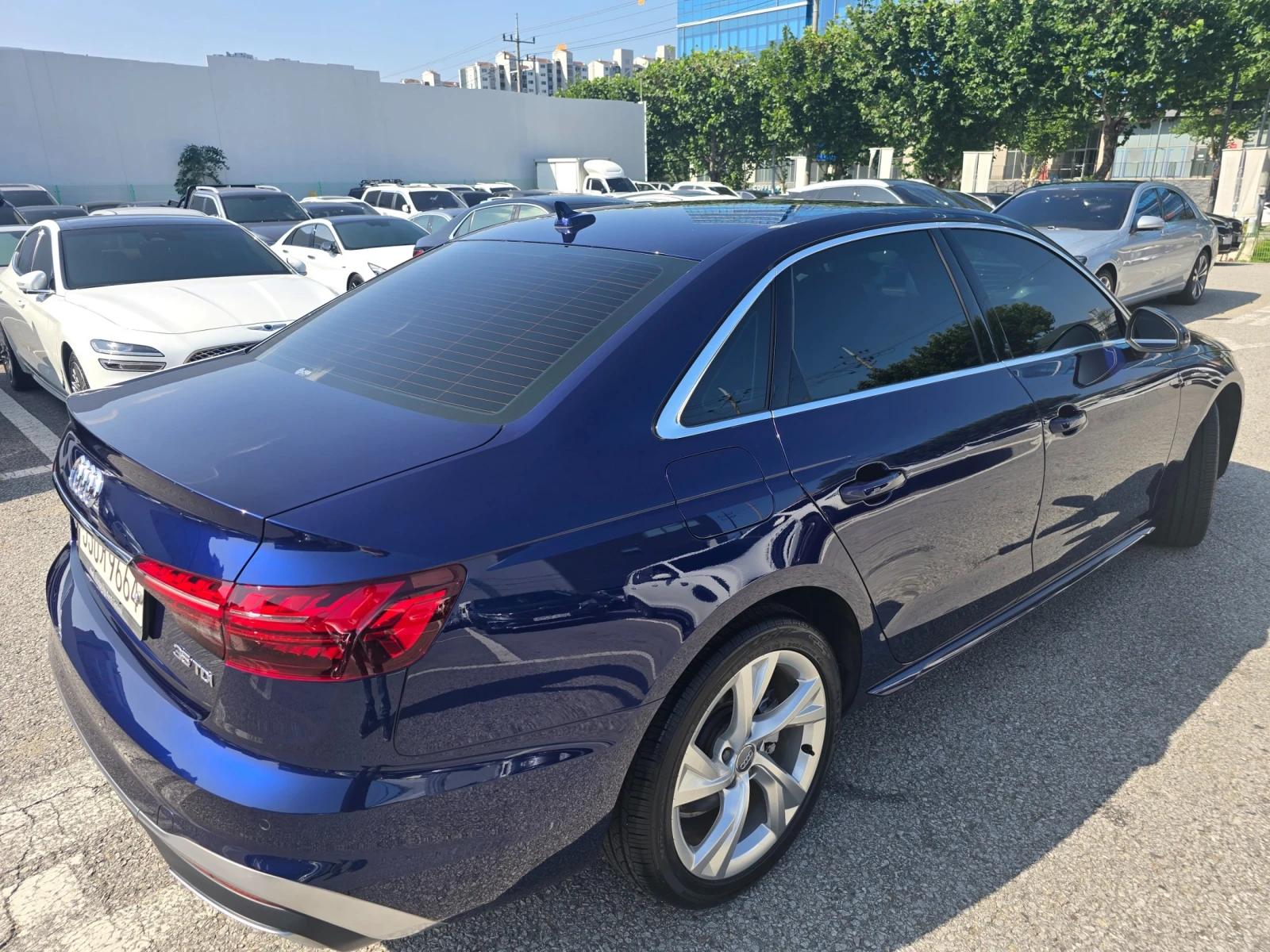 Audi A4 35TDI QUATTRO* Обдух* HUD* Подгрев* М.Точка* Камер, снимка 3 - Автомобили и джипове - 56258450