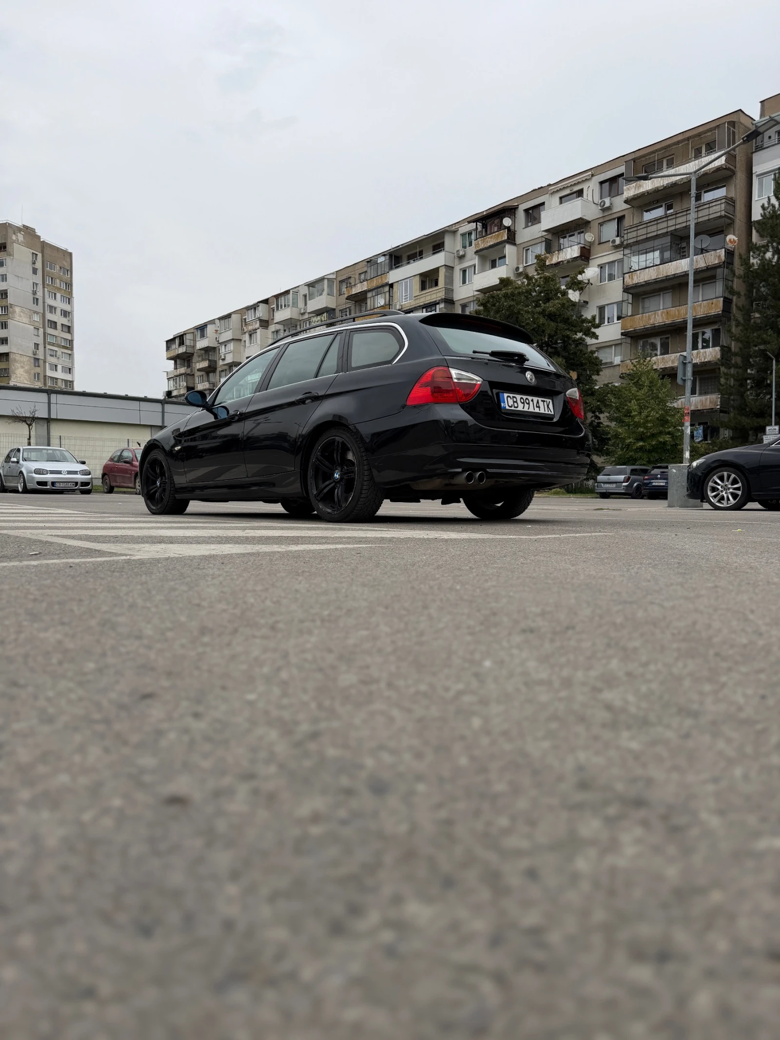 BMW 330 XDrive, снимка 3 - Автомобили и джипове - 56261063
