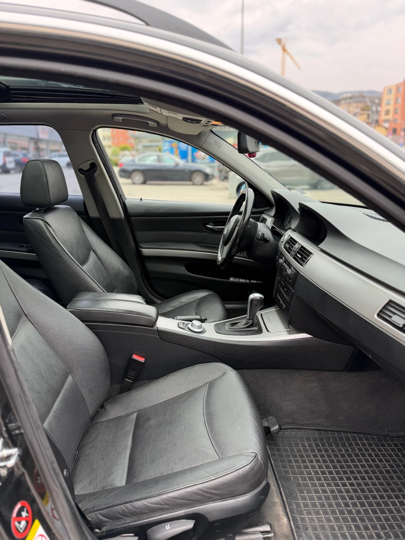 BMW 330 XDrive, снимка 6 - Автомобили и джипове - 56261063