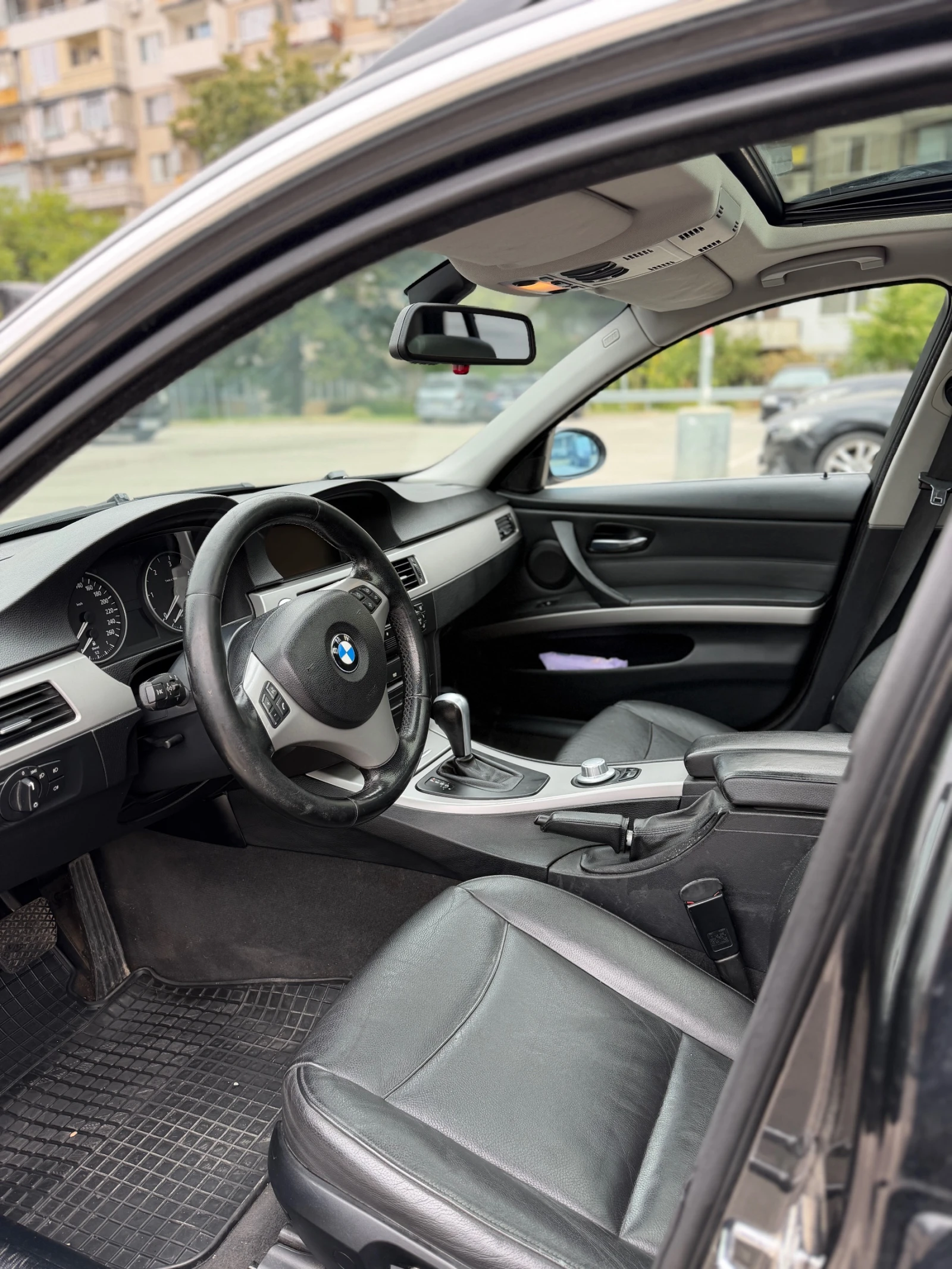 BMW 330 XDrive, снимка 9 - Автомобили и джипове - 56261063