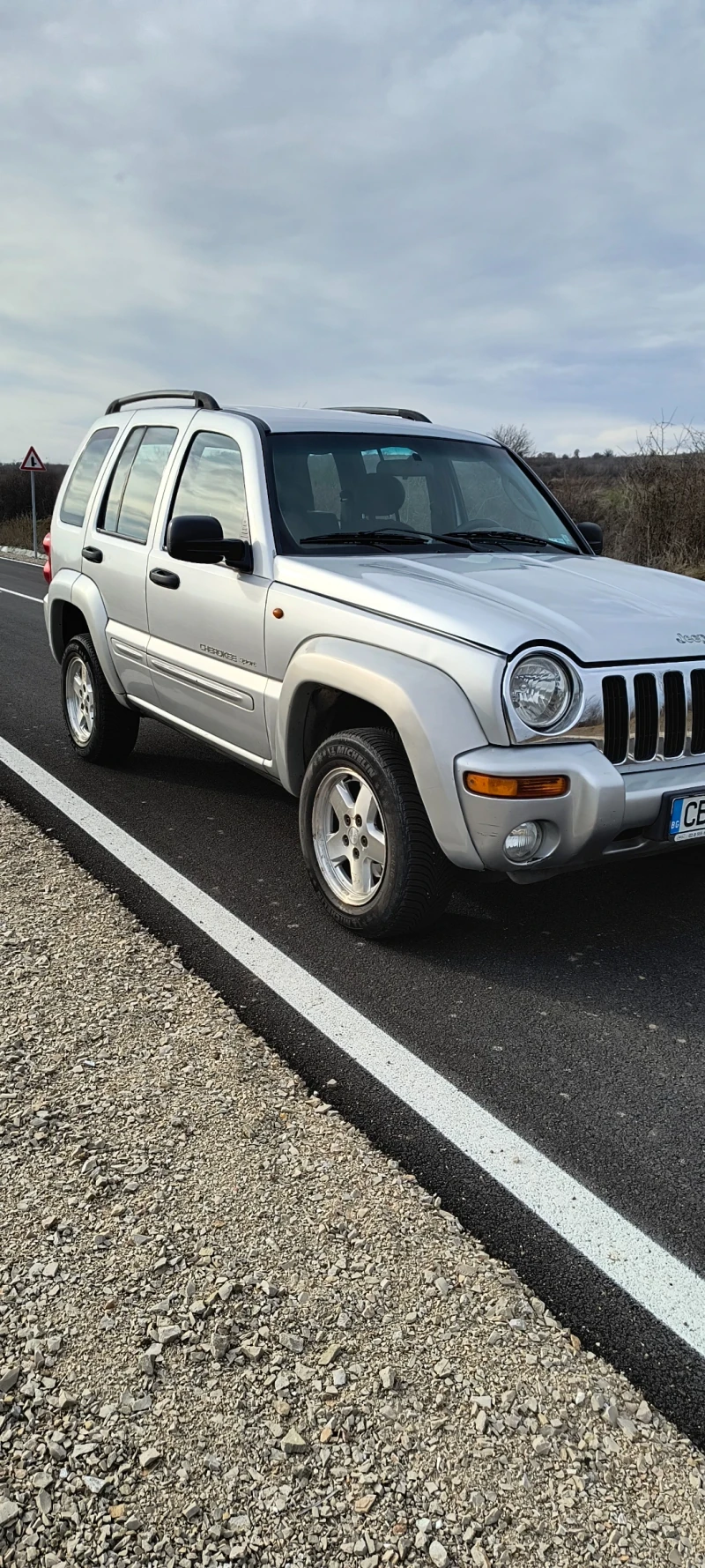 Jeep Cherokee, снимка 4 - Автомобили и джипове - 49438860