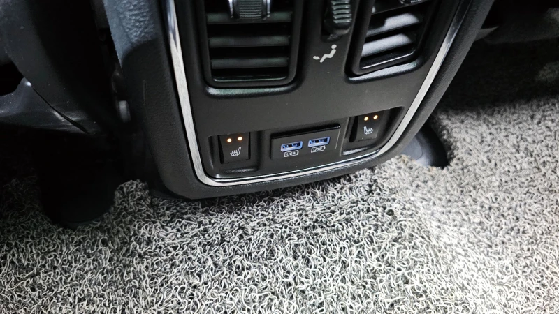 Jeep Grand cherokee 3.6 LIMITED / Пълна сервизна !!!, снимка 14 - Автомобили и джипове - 53180386