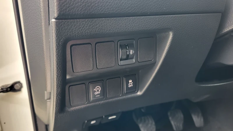 Nissan Qashqai 1.5DCI-110 EURO6, снимка 13 - Автомобили и джипове - 53571882