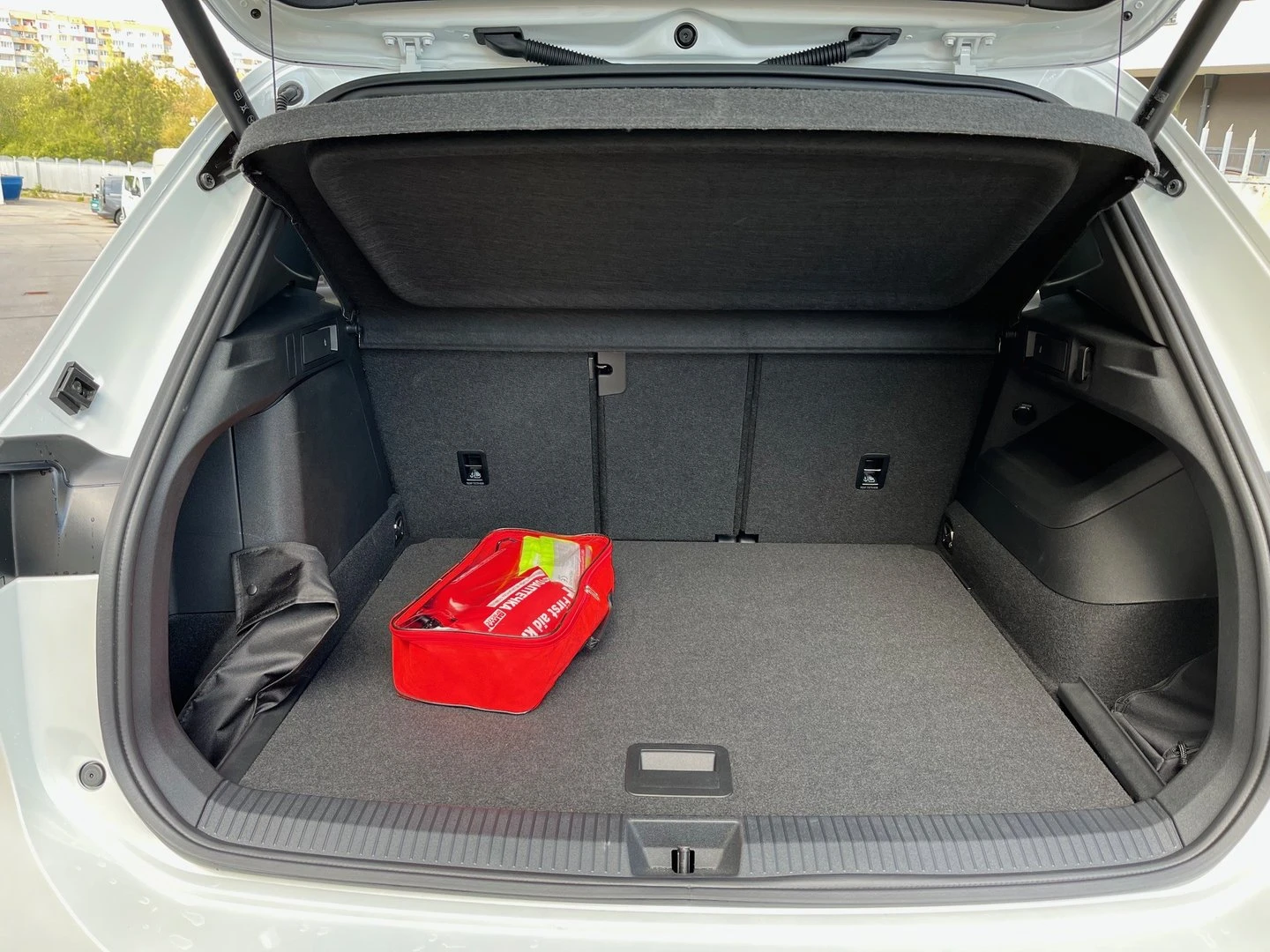 VW Tiguan R-Line Plus 1.5 eHybrid OPF DSG | Mobile.bg   6