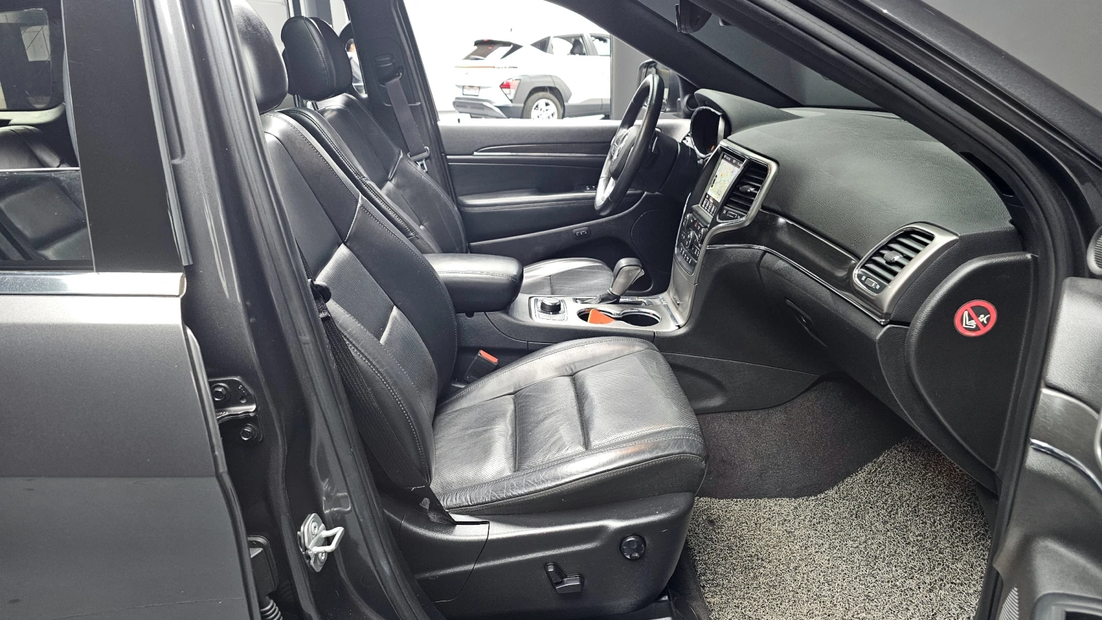 Jeep Grand cherokee 3.6 LIMITED / Пълна сервизна !!! - изображение 7