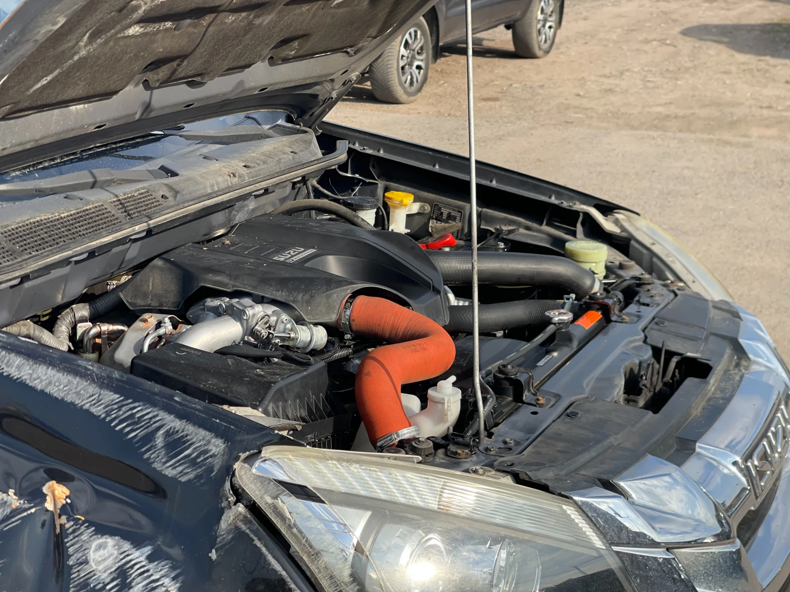 Isuzu D-max 2.5TDi 4x4, снимка 17 - Автомобили и джипове - 53925715