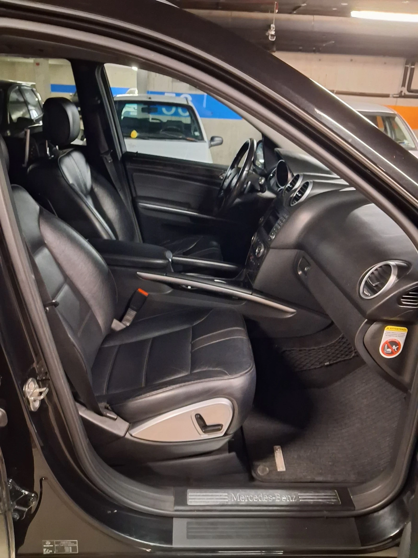 Mercedes-Benz ML 320, снимка 10 - Автомобили и джипове - 54640413
