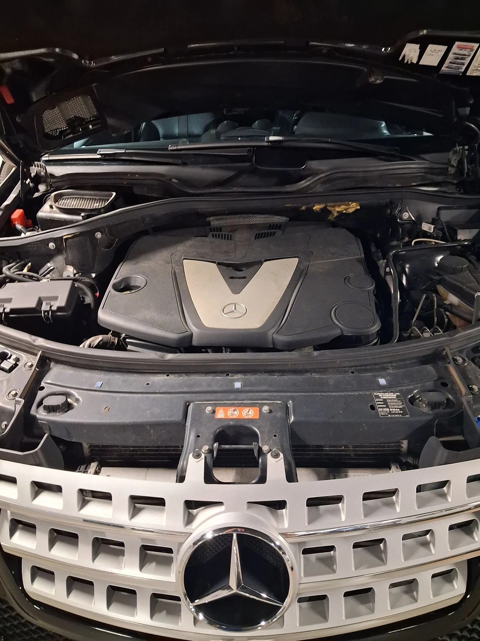 Mercedes-Benz ML 320, снимка 12 - Автомобили и джипове - 54640413