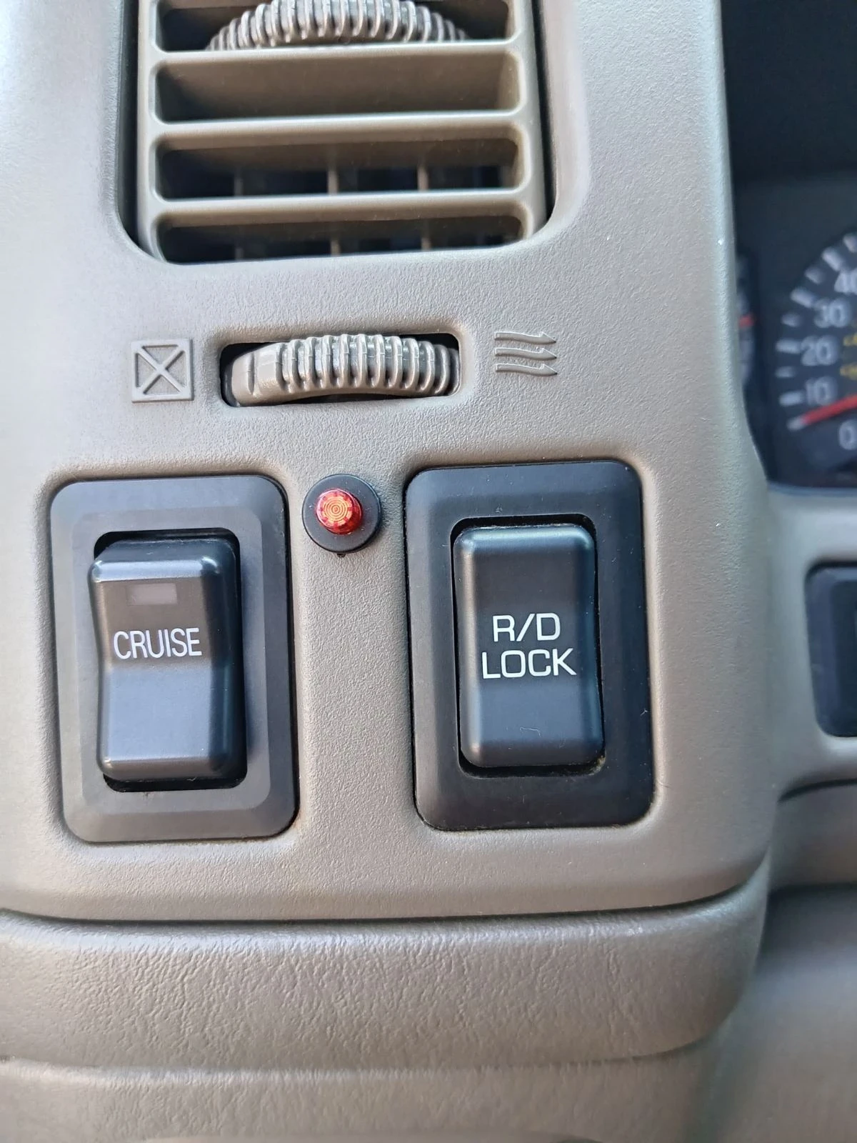 Mitsubishi Pajero sport, снимка 13 - Автомобили и джипове - 54887755
