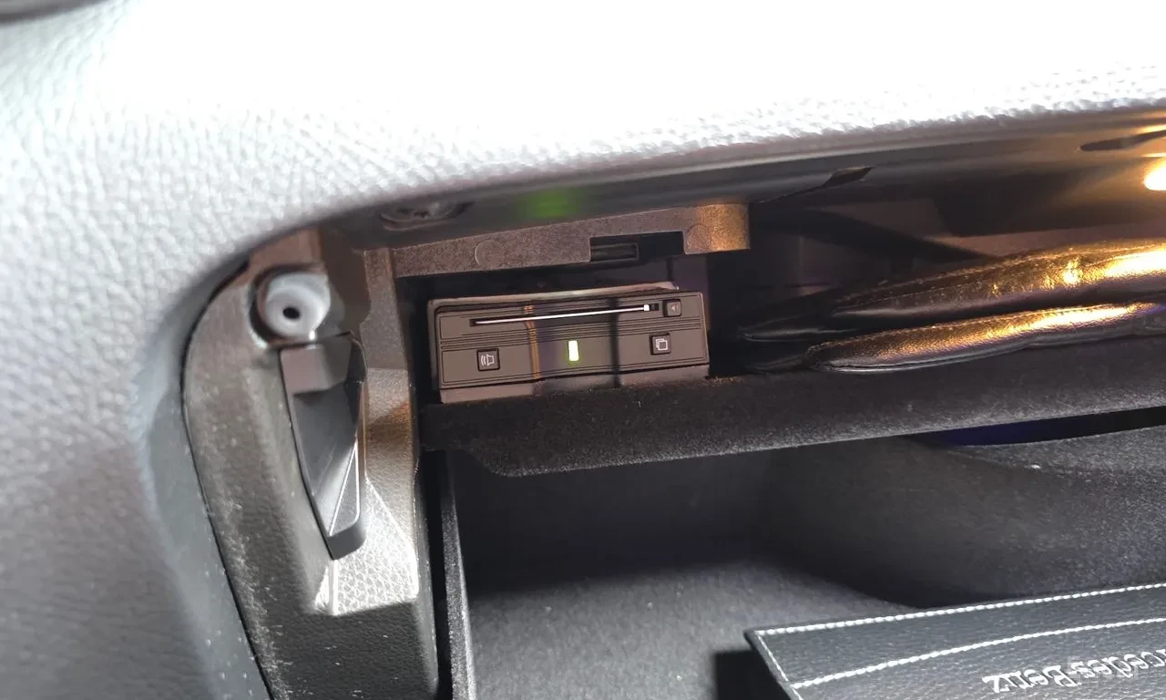 Mercedes-Benz GLC 300 e Coupe* 4MATIC* HUD* ���* ������ | Mobile.bg � ����������� 3