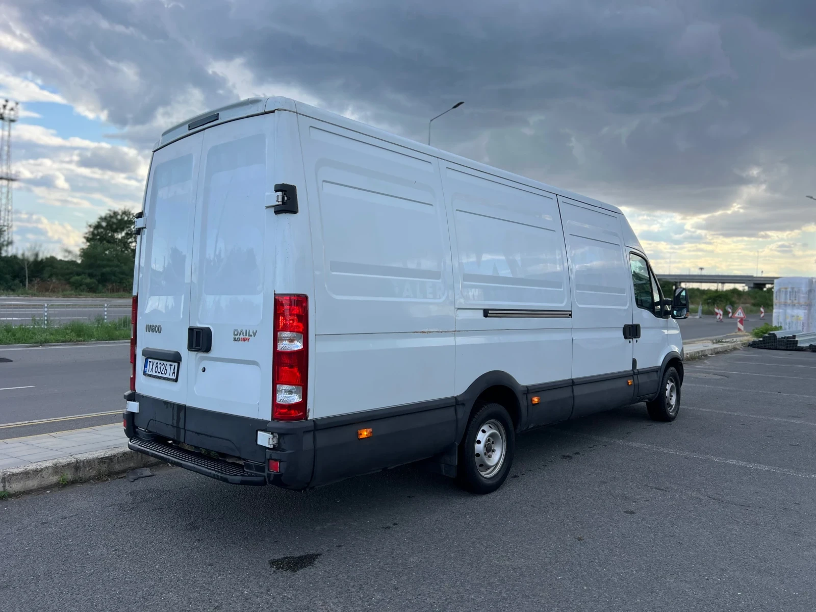 Iveco 35s18 Iveco Daily 35S18 3.0 / 180 к.с., снимка 4 - Бусове и автобуси - 55840131