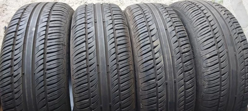 Гуми Летни 215/65R16, снимка 1 - Гуми и джанти - 33849464