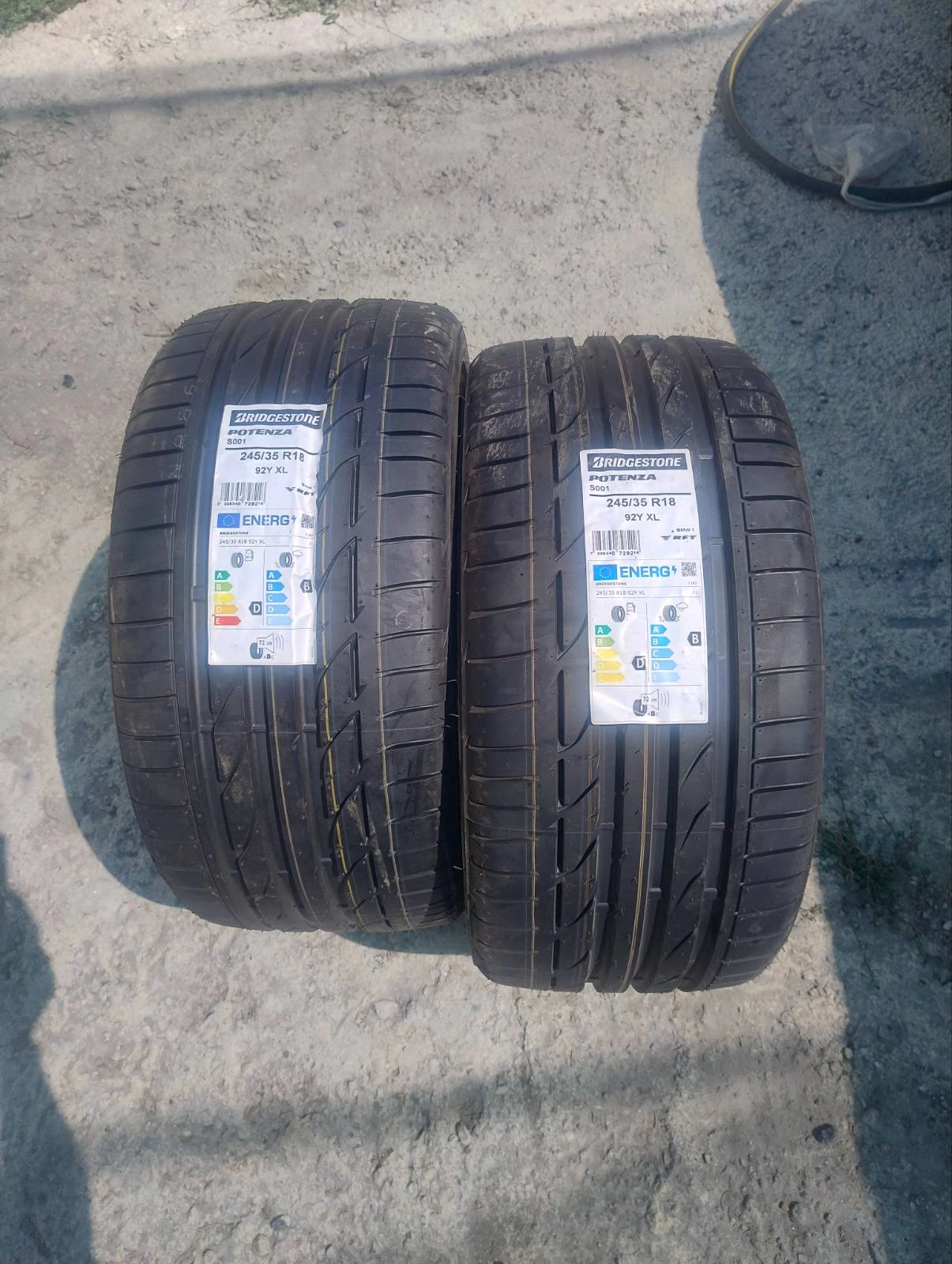 Гуми Летни 245/35R18, снимка 2 - Гуми и джанти - 56198885