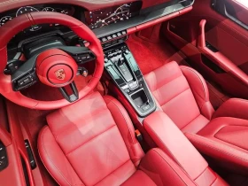 Porsche 911 CARRERA 4 GTS, снимка 11