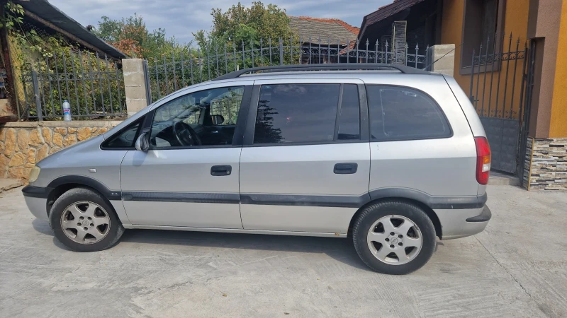 Opel Zafira, снимка 3 - Автомобили и джипове - 46963935