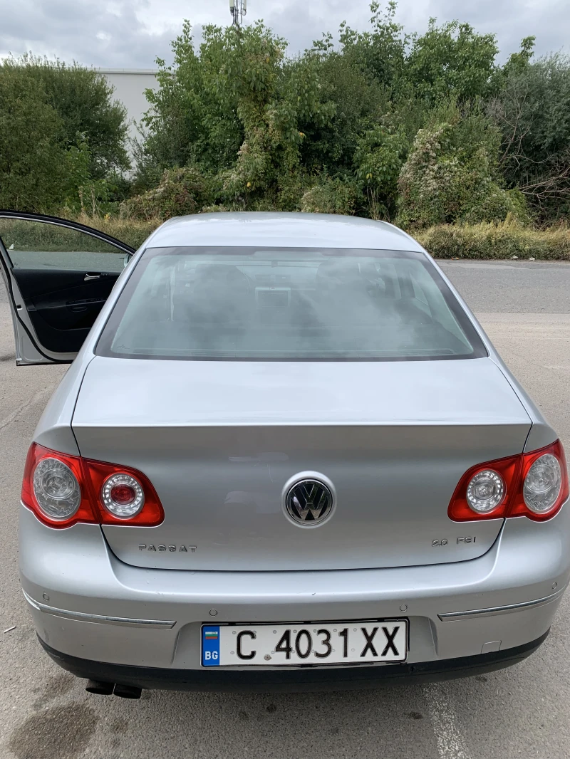 VW Passat B6, снимка 2 - Автомобили и джипове - 51859557