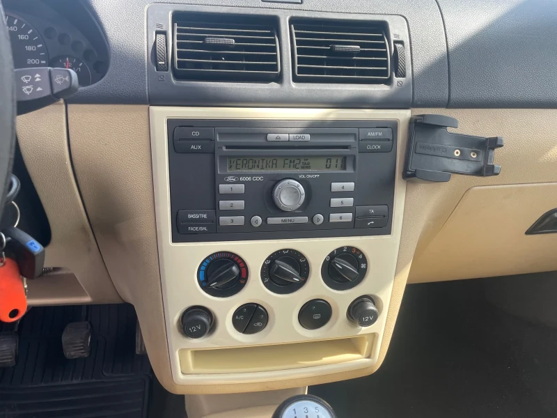 Ford Tourneo Connect, снимка 8 - Автомобили и джипове - 51892040