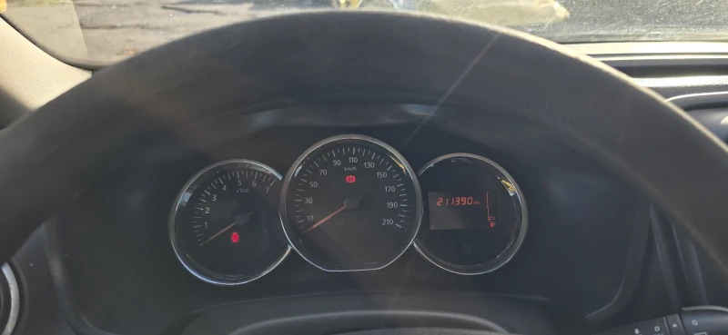 Dacia Logan Dacia Logan Комби * 1.2* 75hp* КЛИМАТИК* ГАЗ* , снимка 9 - Автомобили и джипове - 52770352