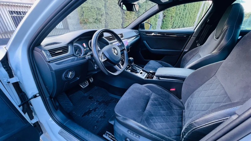 Skoda Superb SportLine, снимка 4 - Автомобили и джипове - 52899863