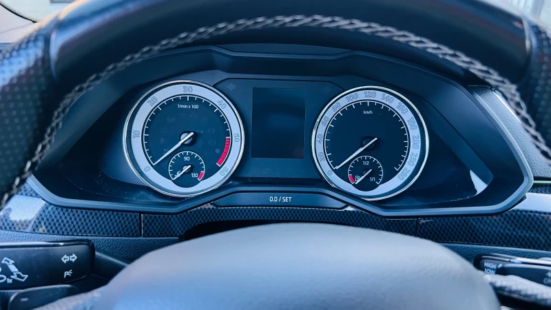 Skoda Superb SportLine, снимка 6 - Автомобили и джипове - 52899863