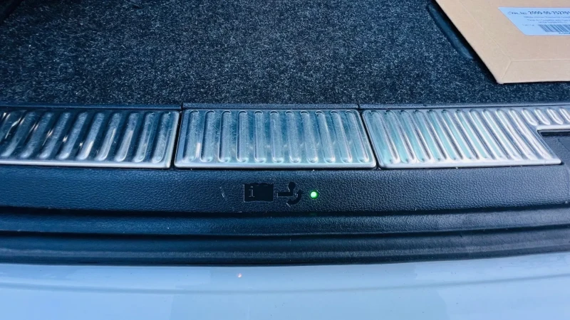 Skoda Superb SportLine, снимка 9 - Автомобили и джипове - 52899863