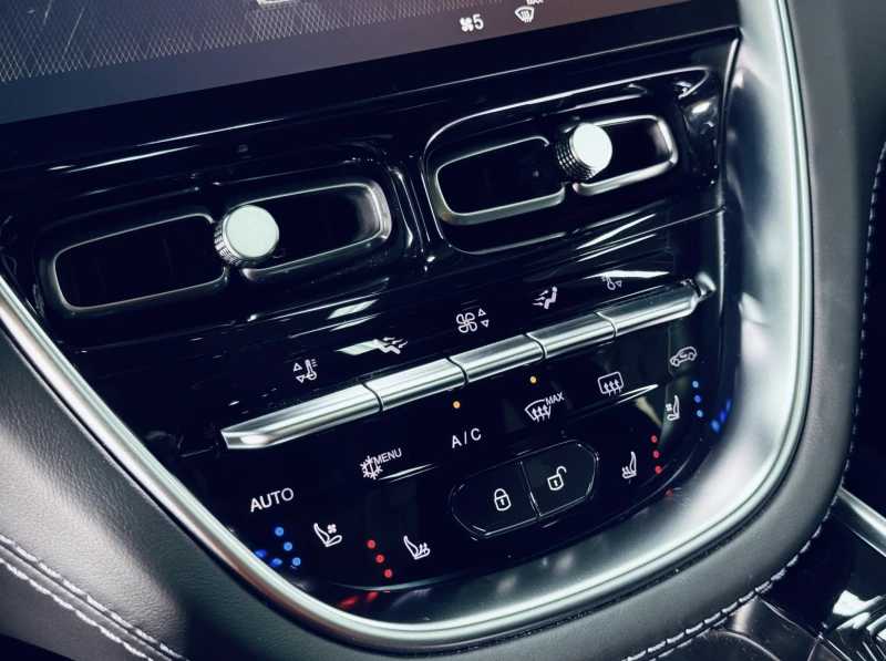 Aston Martin DBX 4.0 V8 360/Обдухване/23'ц, снимка 12 - Автомобили и джипове - 52943755