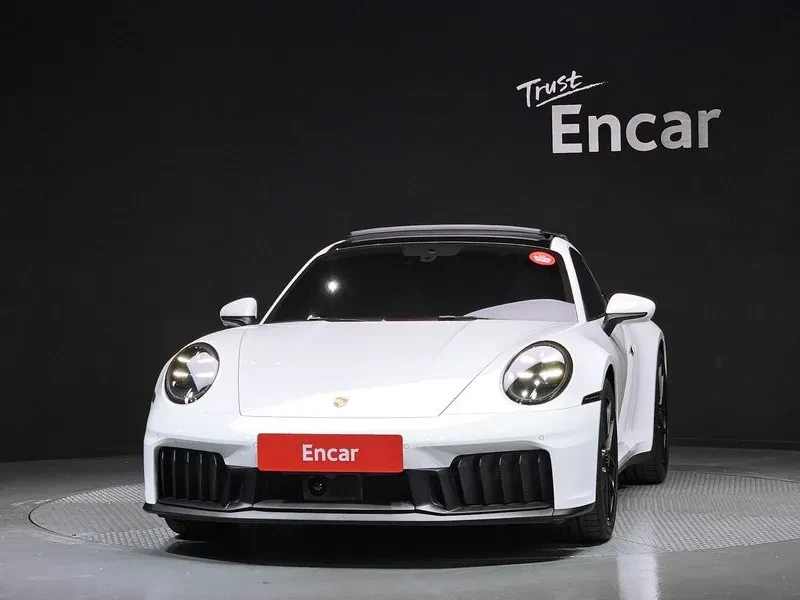 Porsche 911 CARRERA 4 GTS, снимка 2 - Автомобили и джипове - 54930500