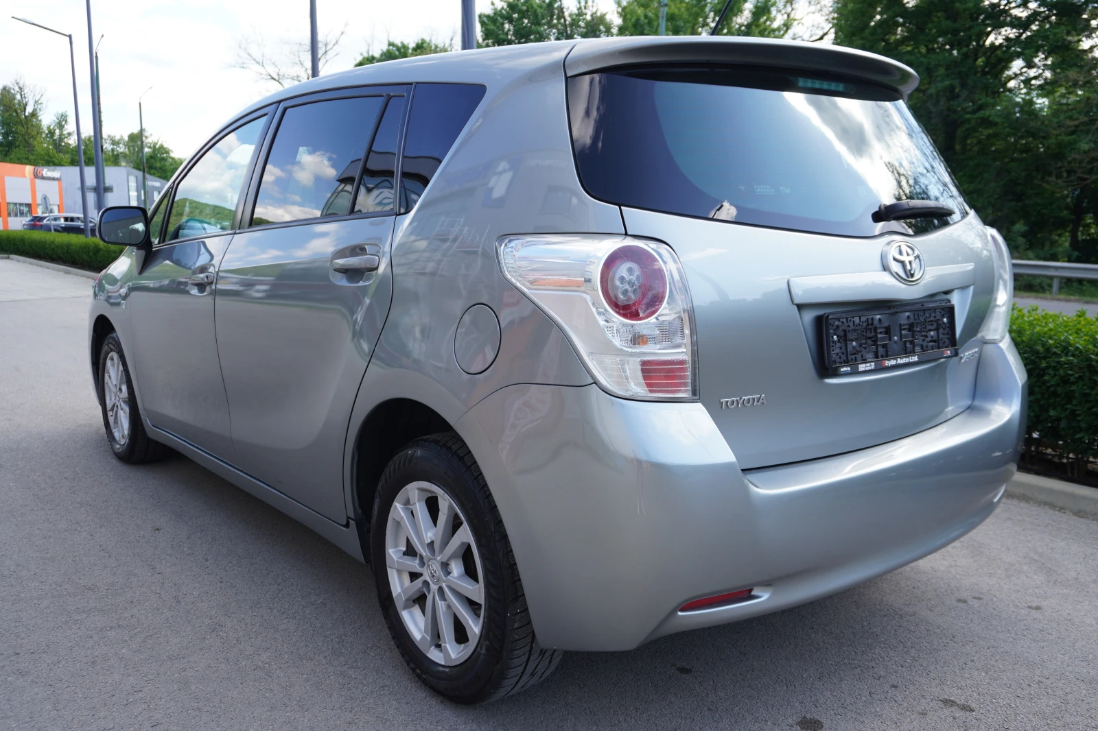 Toyota Verso 2.0D4-D 126KC, NAVI, CAMERA, 7МЕСТА-ПЕРФЕКТНА! - изображение 3