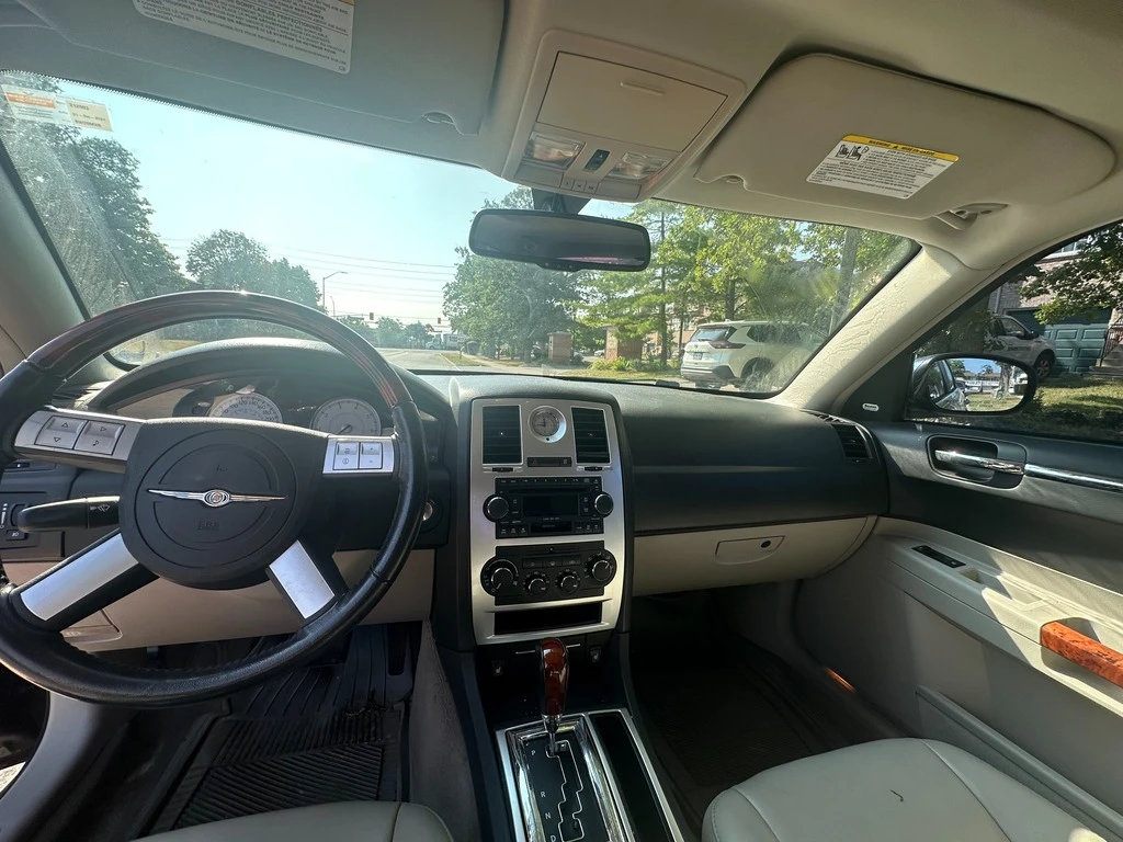 Chrysler 300c SRT8 * * CARFAX * * АВТО КРЕДИТ * *  - изображение 6