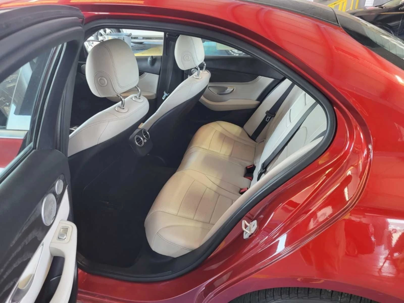 Mercedes-Benz C 300 ОЧАКВАН ВНОС/4MATIC/BURMESTER/PANORAMA/LED - изображение 5