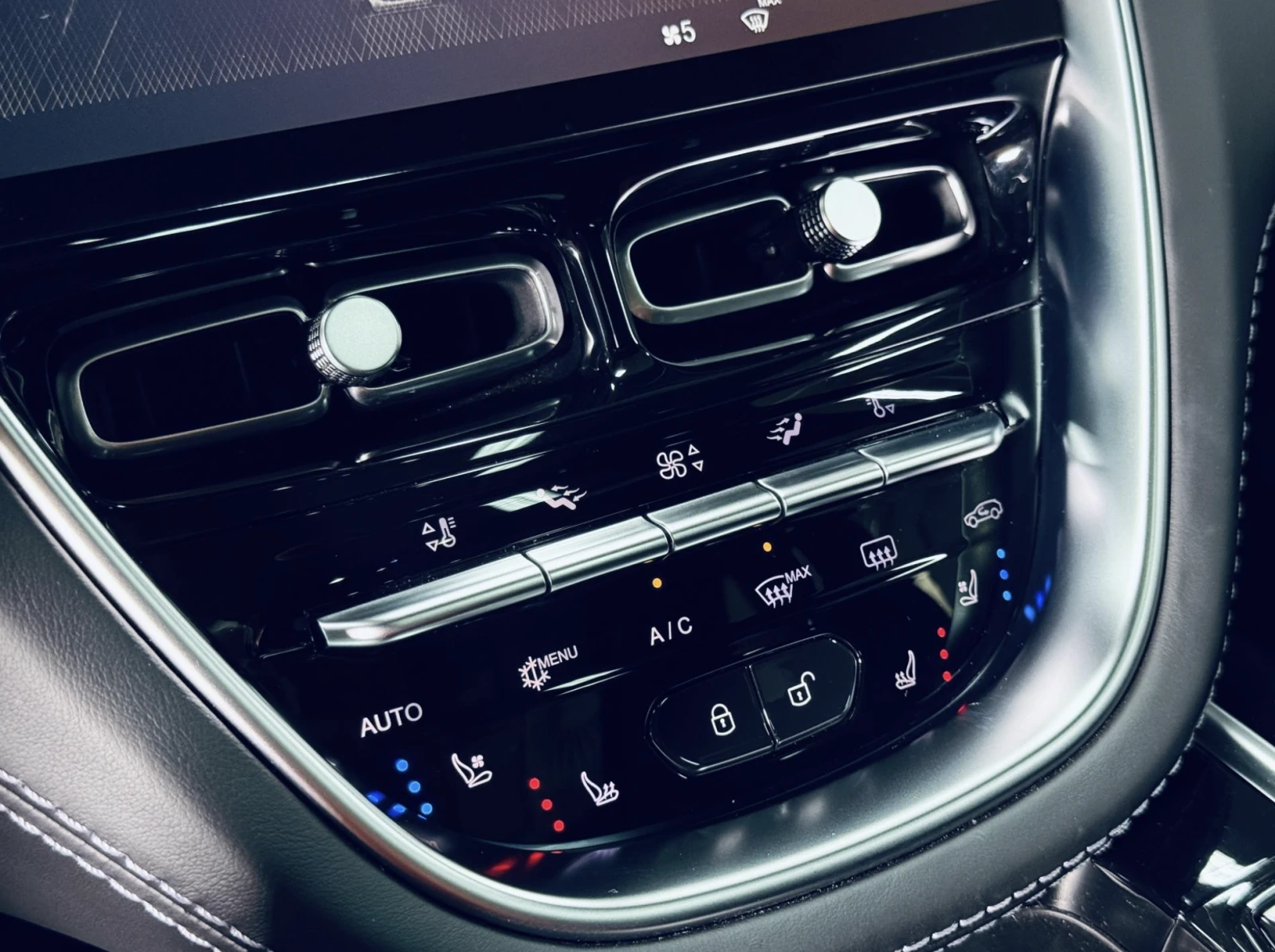 Aston Martin DBX 4.0 V8 360/���������/23'� | Mobile.bg � ����������� 12