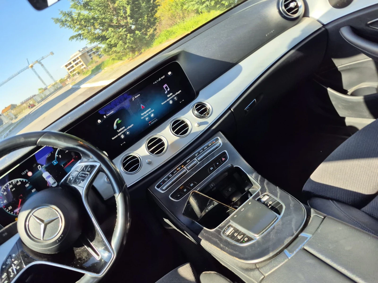 Mercedes-Benz E 200 Auto Premium Plus, снимка 9 - Автомобили и джипове - 54091329