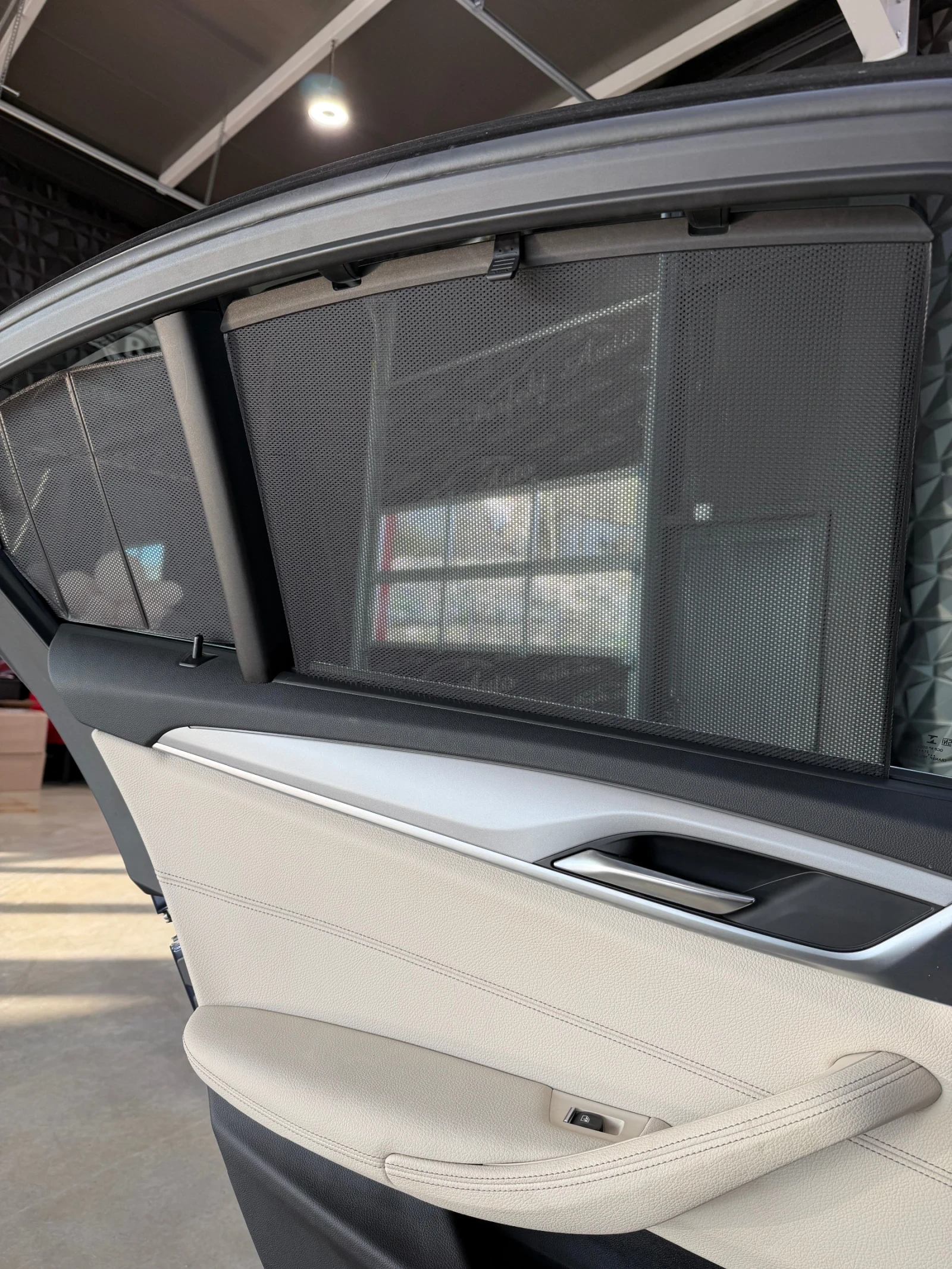 BMW 530 d INDIVIDUAL * HEAD UP * КАМЕРА * , снимка 6 - Автомобили и джипове - 54150968