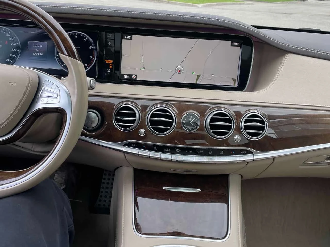 Mercedes-Benz S 550 CARFAX, снимка 9 - Автомобили и джипове - 54400521