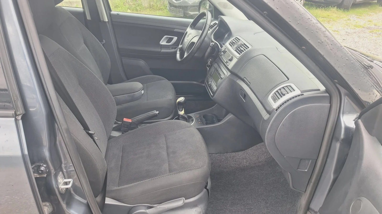 Skoda Fabia 1.4tdi, снимка 12 - Автомобили и джипове - 54489038