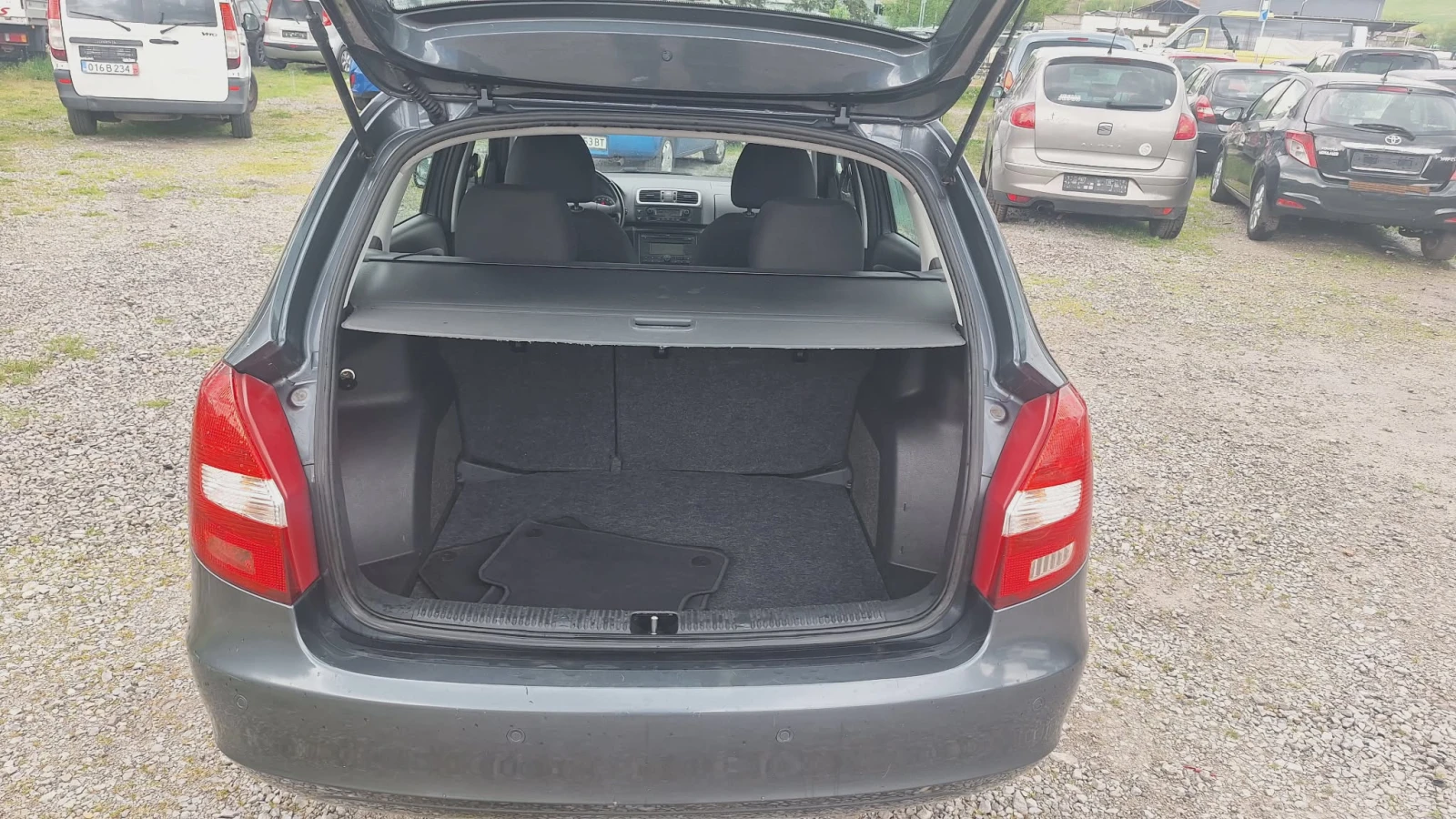 Skoda Fabia 1.4tdi, снимка 14 - Автомобили и джипове - 54489038