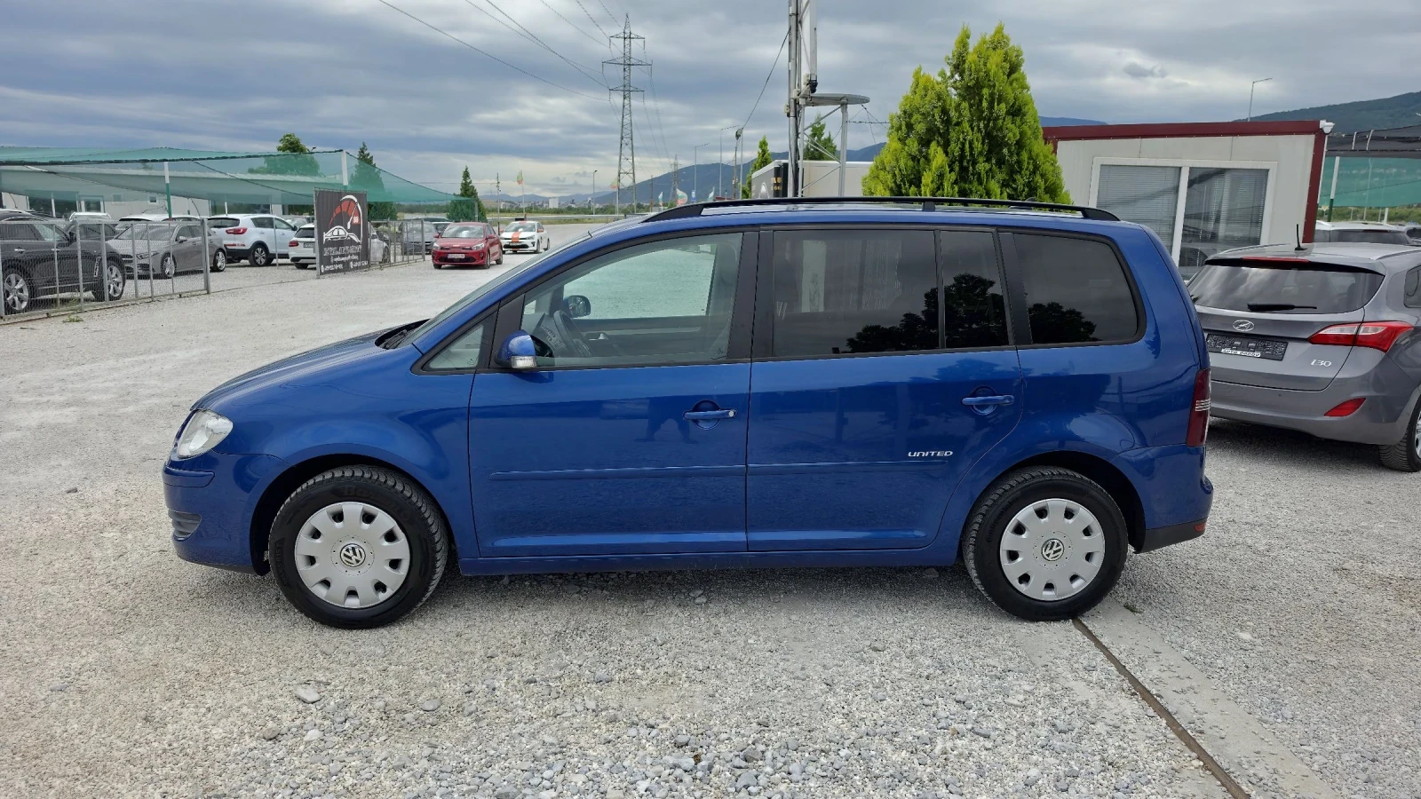 VW Touran 1.9TDI.7местен.Нави. highline, снимка 8 - Автомобили и джипове - 54884617