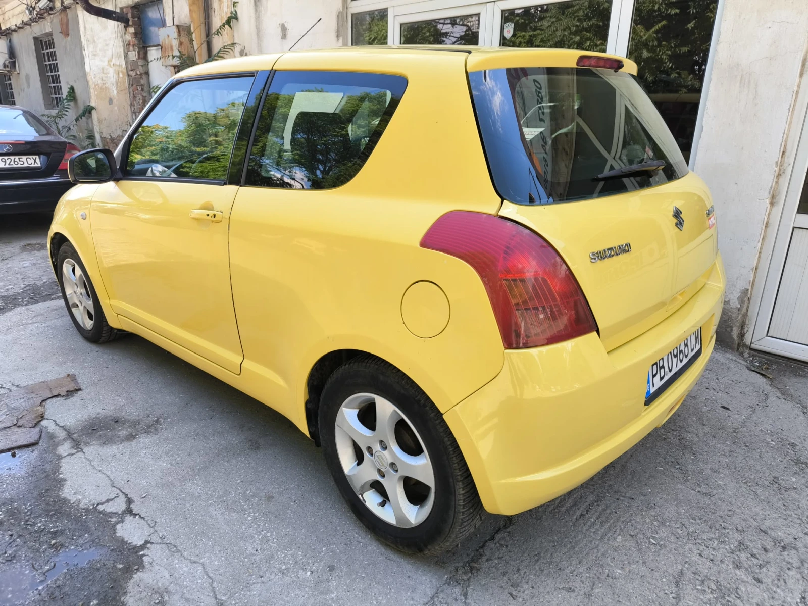 Suzuki Swift 1.3, снимка 4 - Автомобили и джипове - 54971565